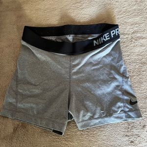 Nike pro GREY